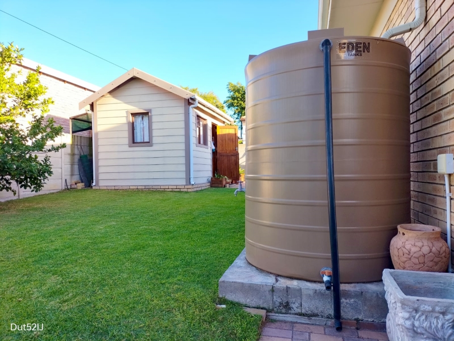 4 Bedroom Property for Sale in Fraaiuitsig Western Cape